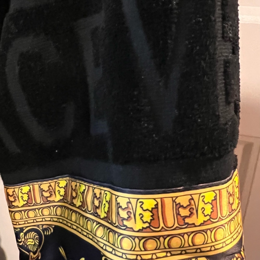 Elegant Black Robe with Gold Accents - Picture 6 of 8